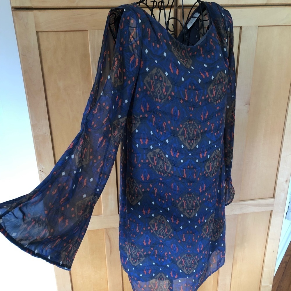 Lush cold shoulder long sleeve mini tie back blue Dress size Small